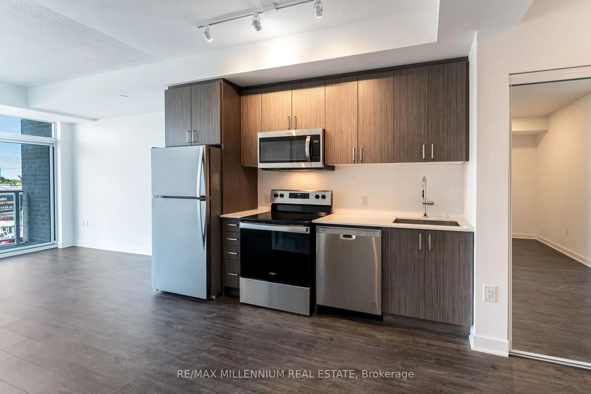 2782 Barton Street E, #208