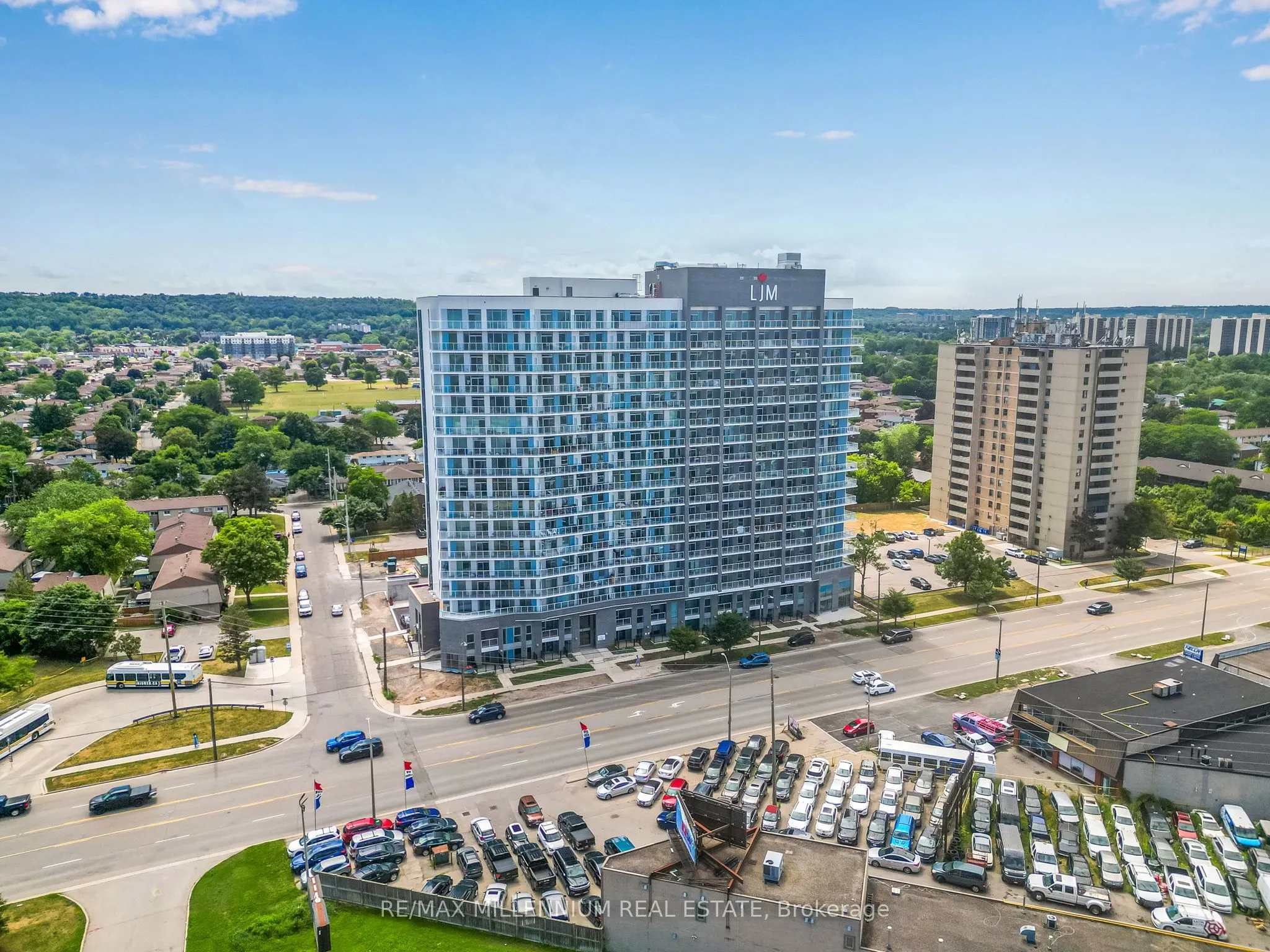 2782 Barton Street E, #208