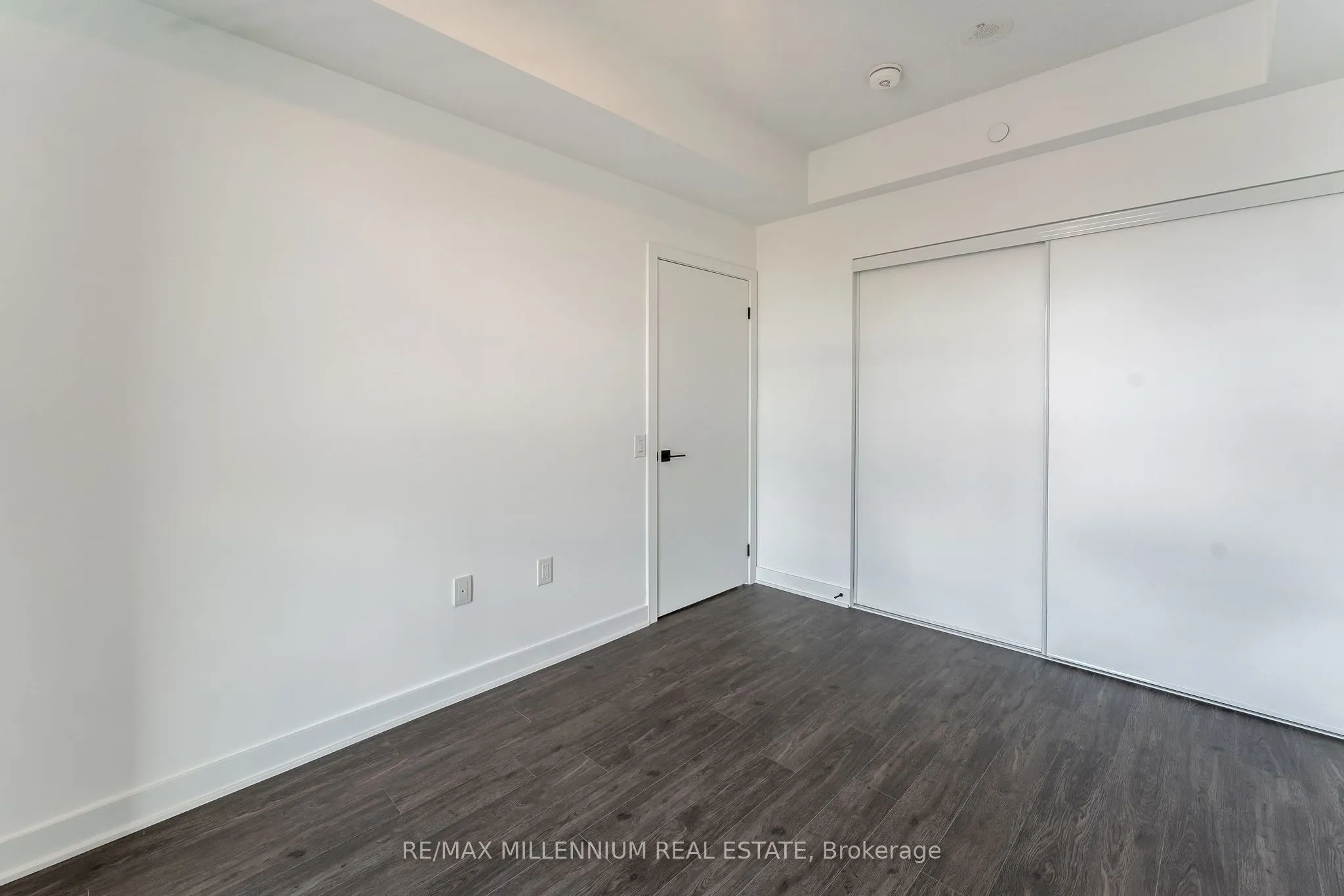 2782 Barton Street E, #208
