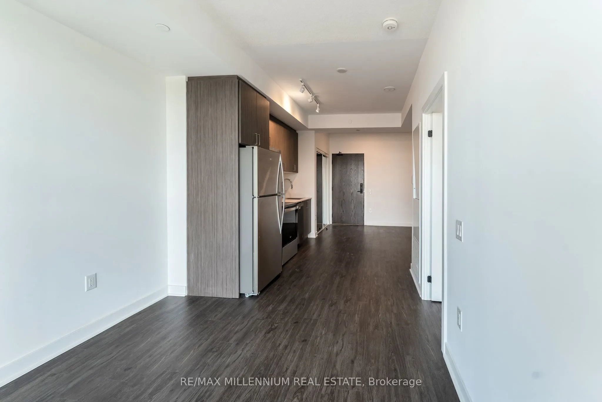 2782 Barton Street E, #208