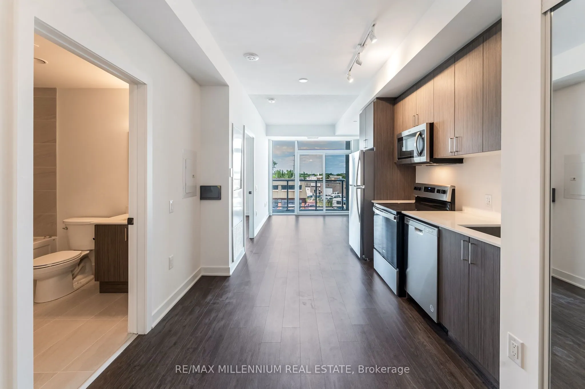 2782 Barton Street E, #208
