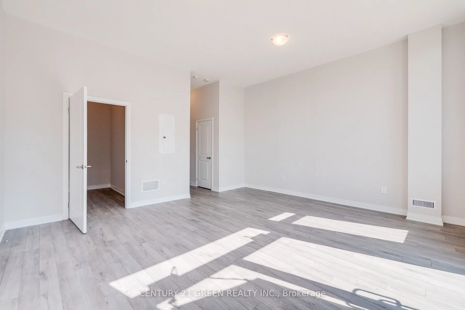 585 Colborne Street, #104