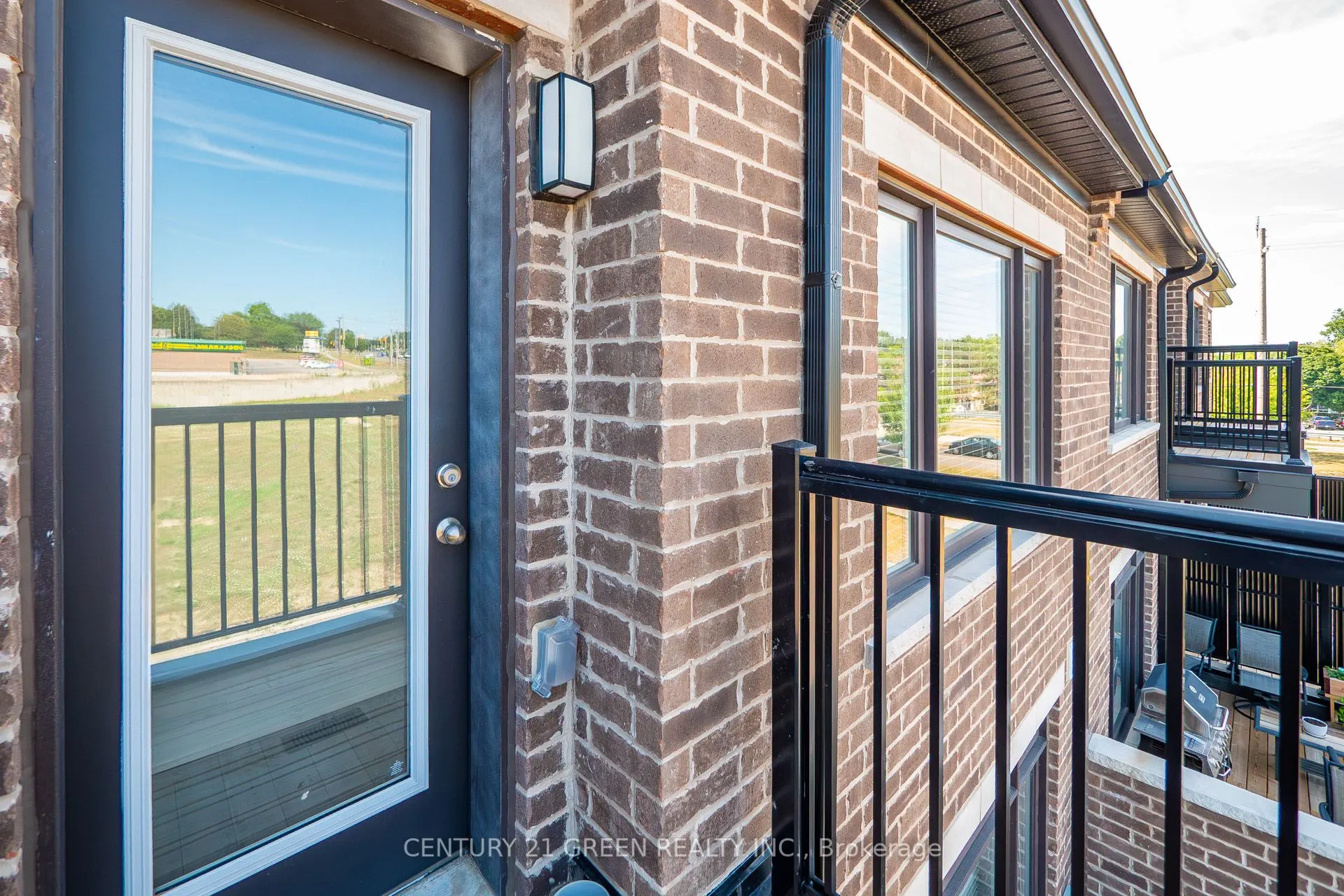 585 Colborne Street, #104