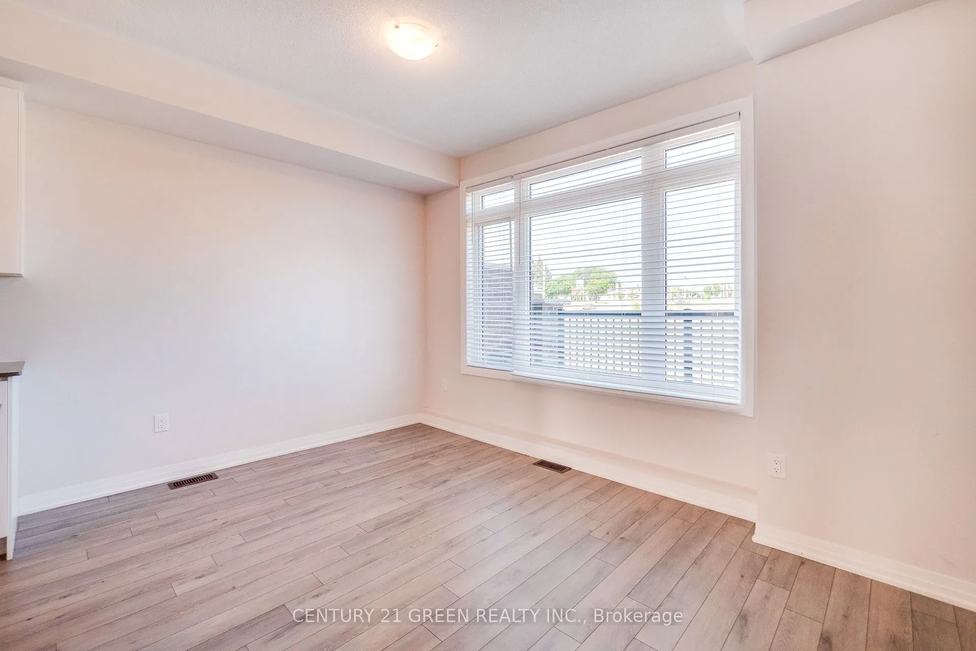 585 Colborne Street, #104