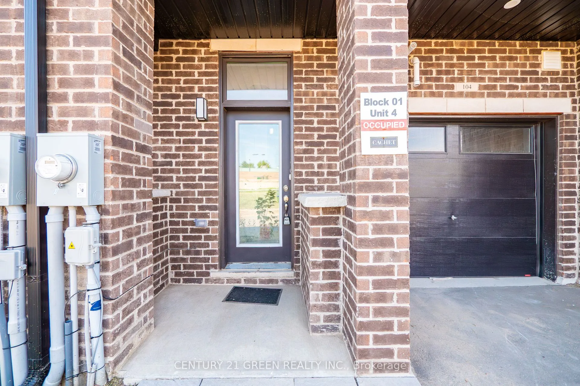 585 Colborne Street, #104