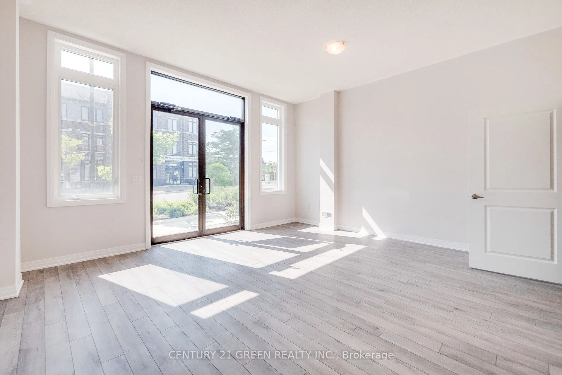 585 Colborne Street, #104