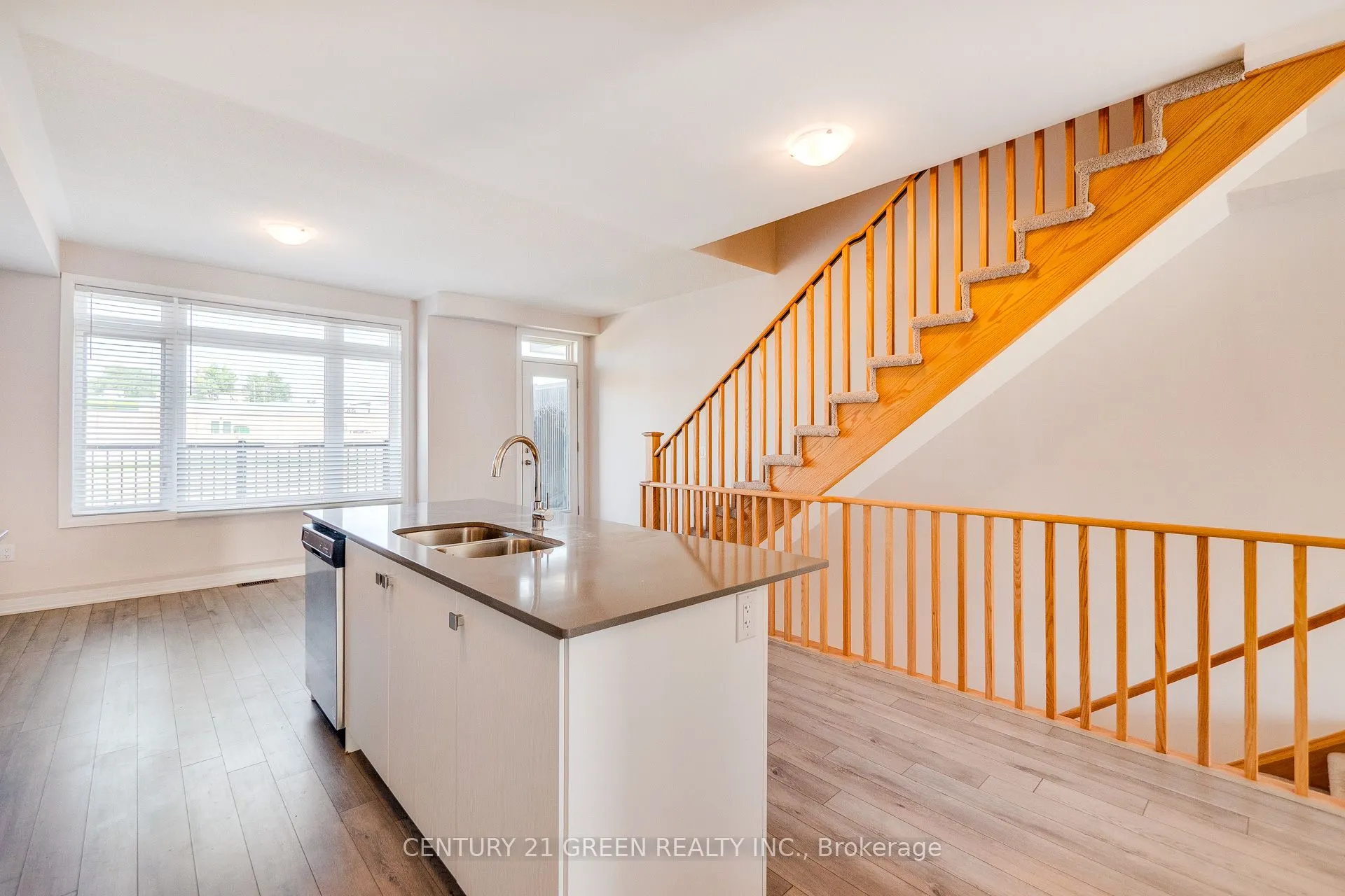 585 Colborne Street, #104