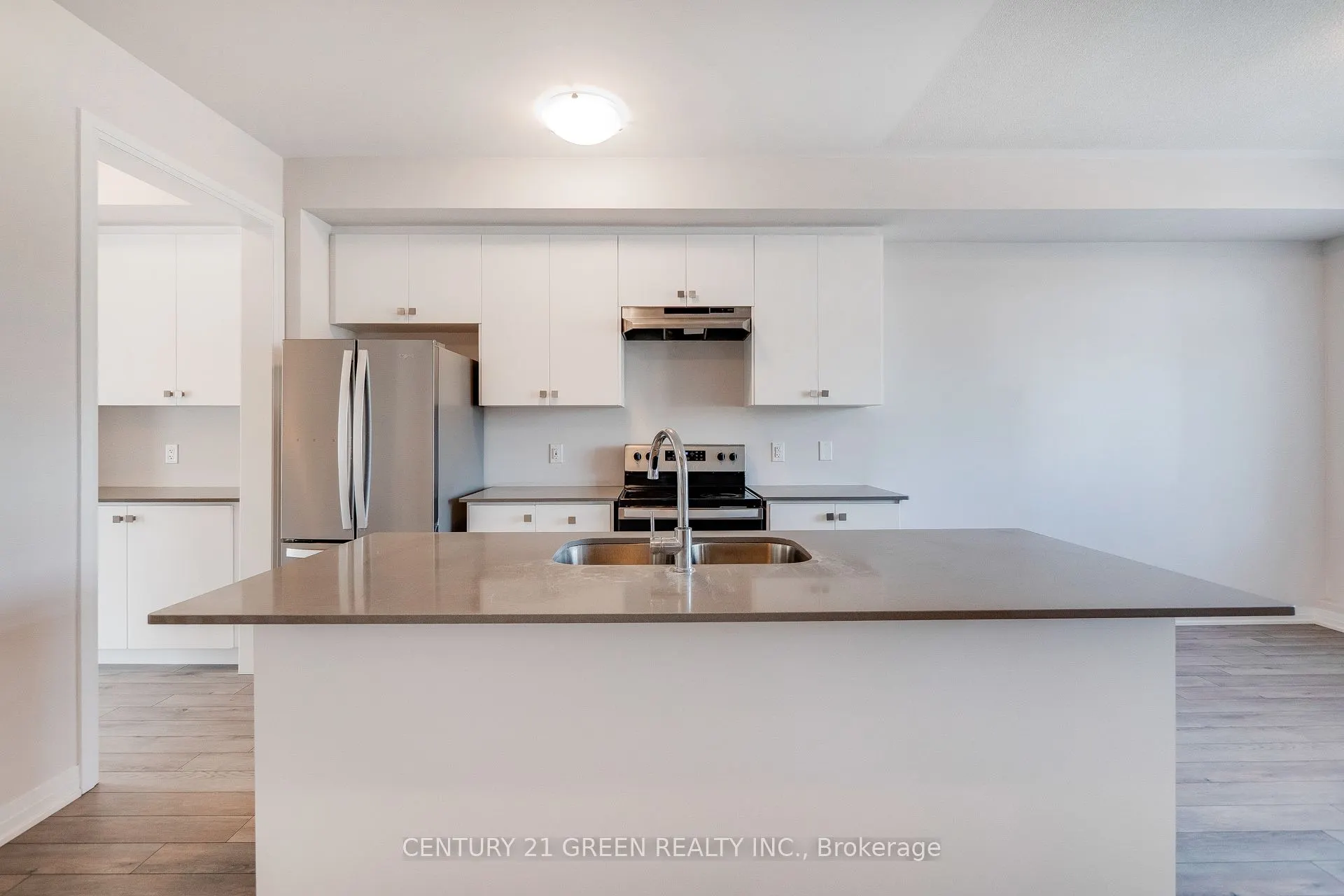 585 Colborne Street, #104