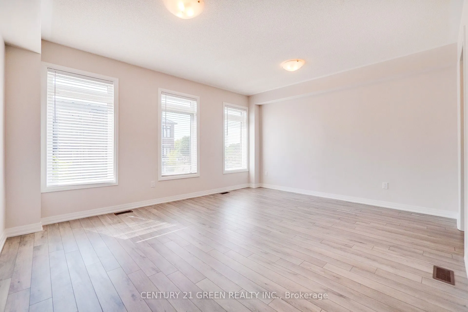 585 Colborne Street, #104