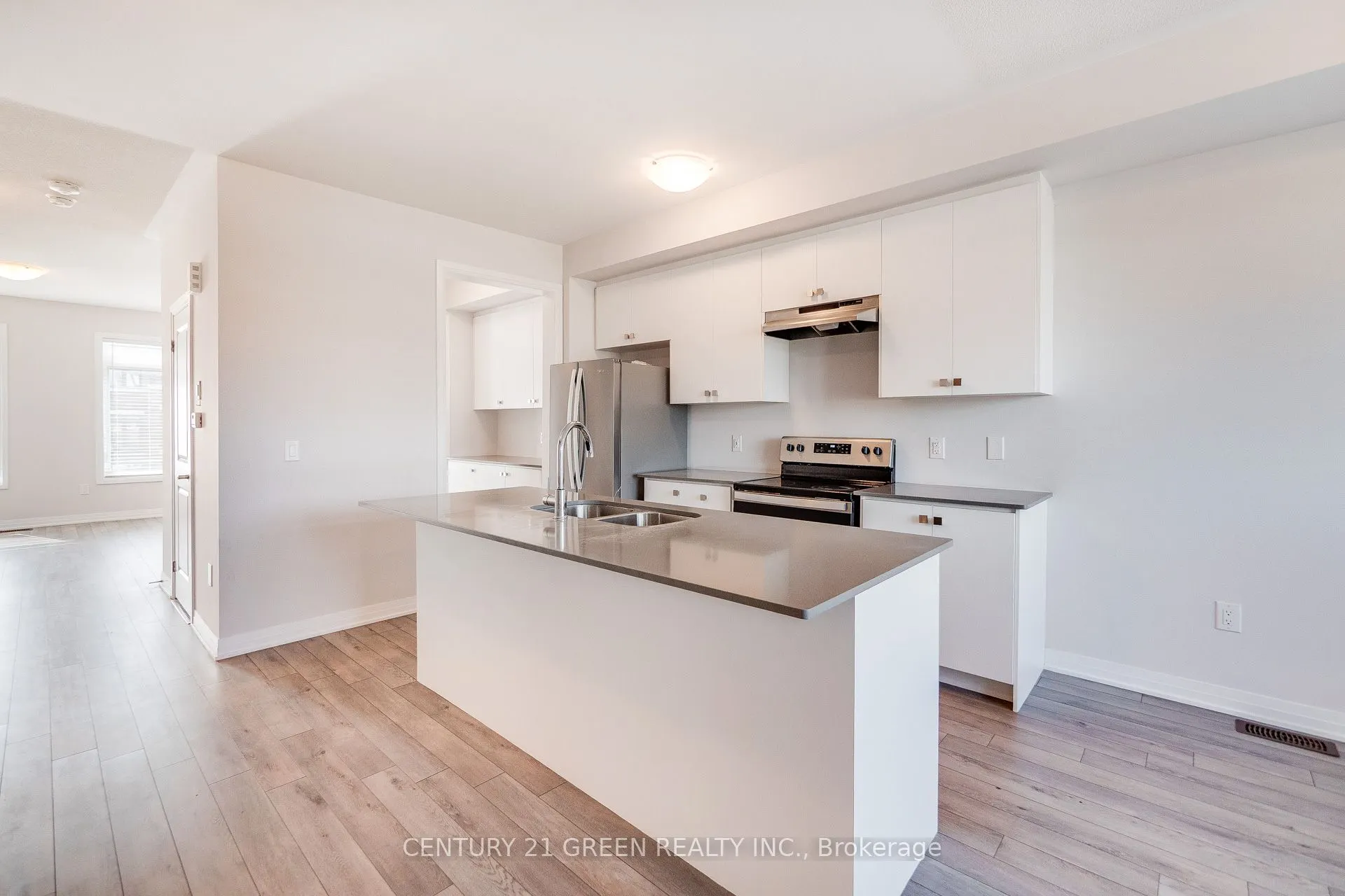 585 Colborne Street, #104