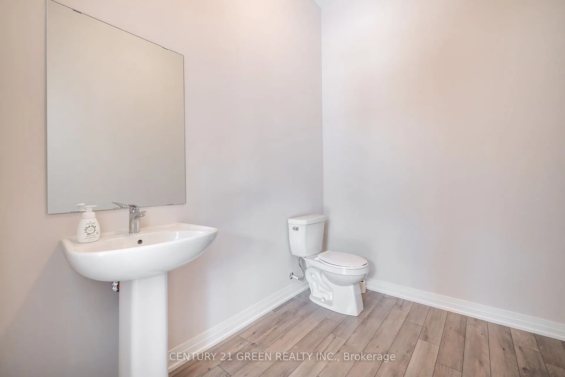 585 Colborne Street, #104