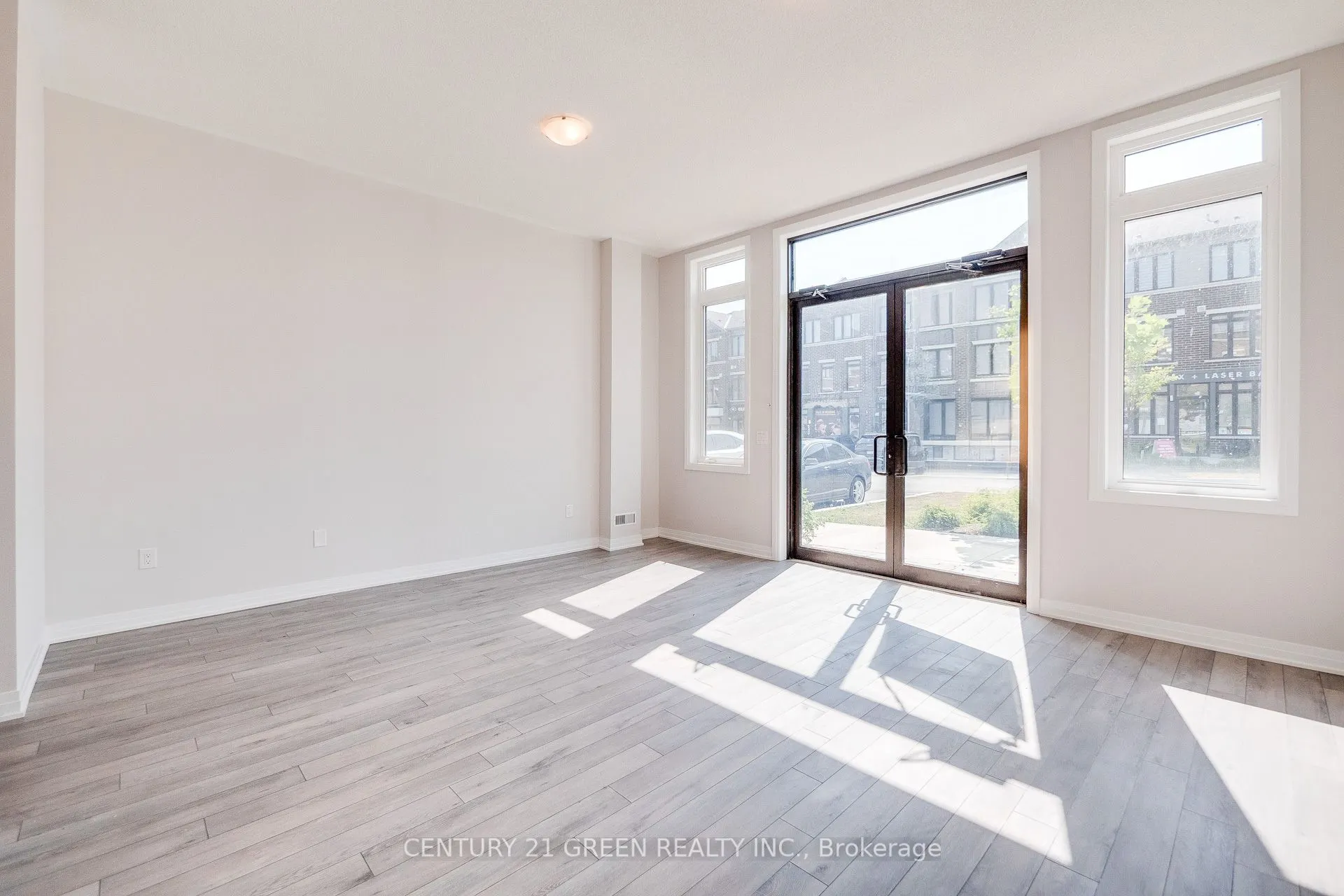 585 Colborne Street, #104