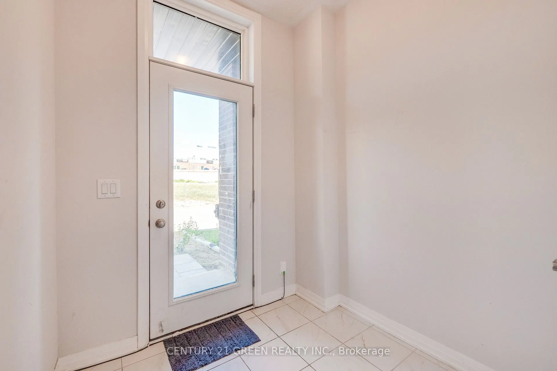 585 Colborne Street, #104