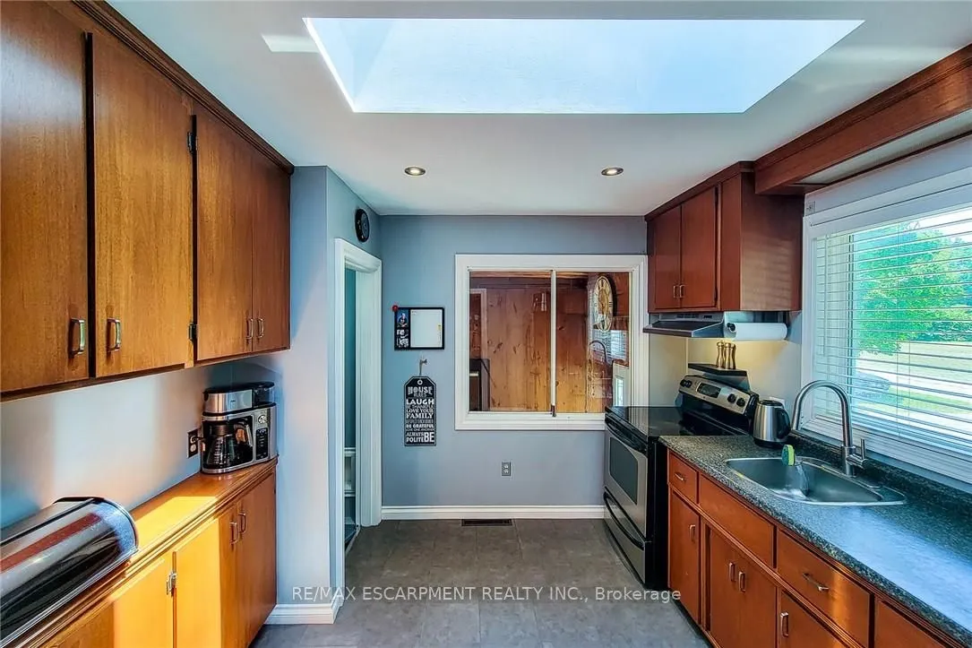 10 Lincoln Avenue