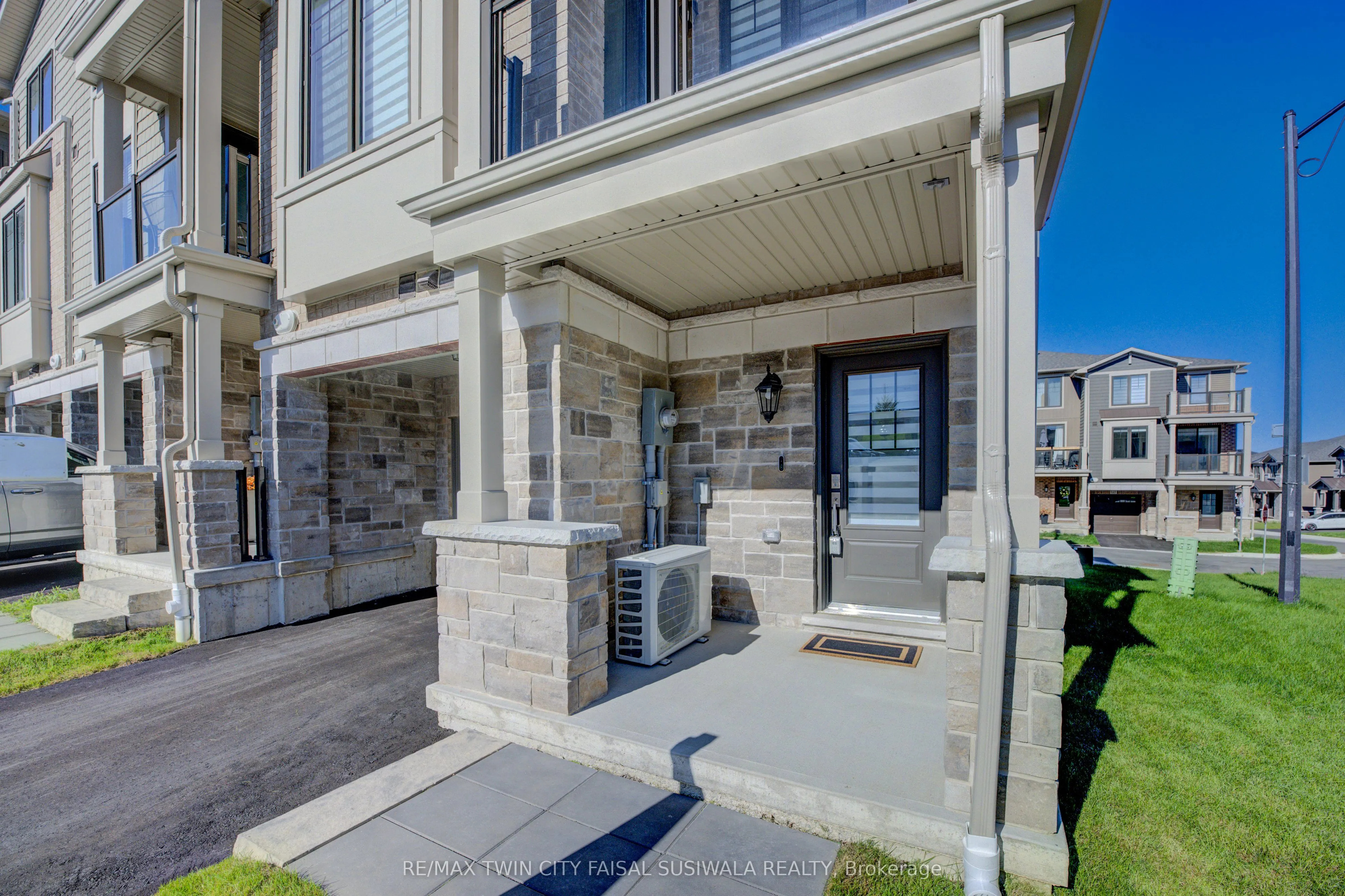 10 Birmingham Drive, #116