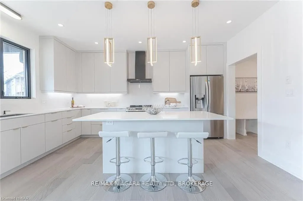 2782 CANADIANA Court