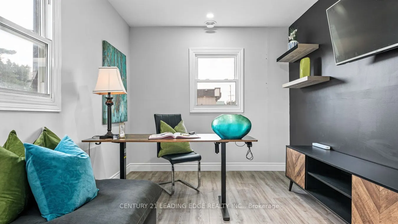 1591 Wallbridge-Loyalist Road