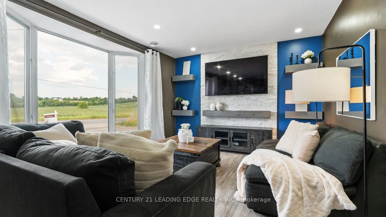 1591 Wallbridge-Loyalist Road