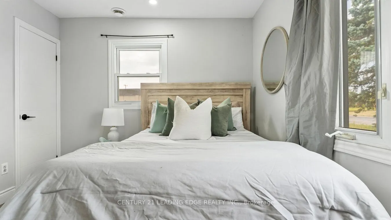 1591 Wallbridge-Loyalist Road