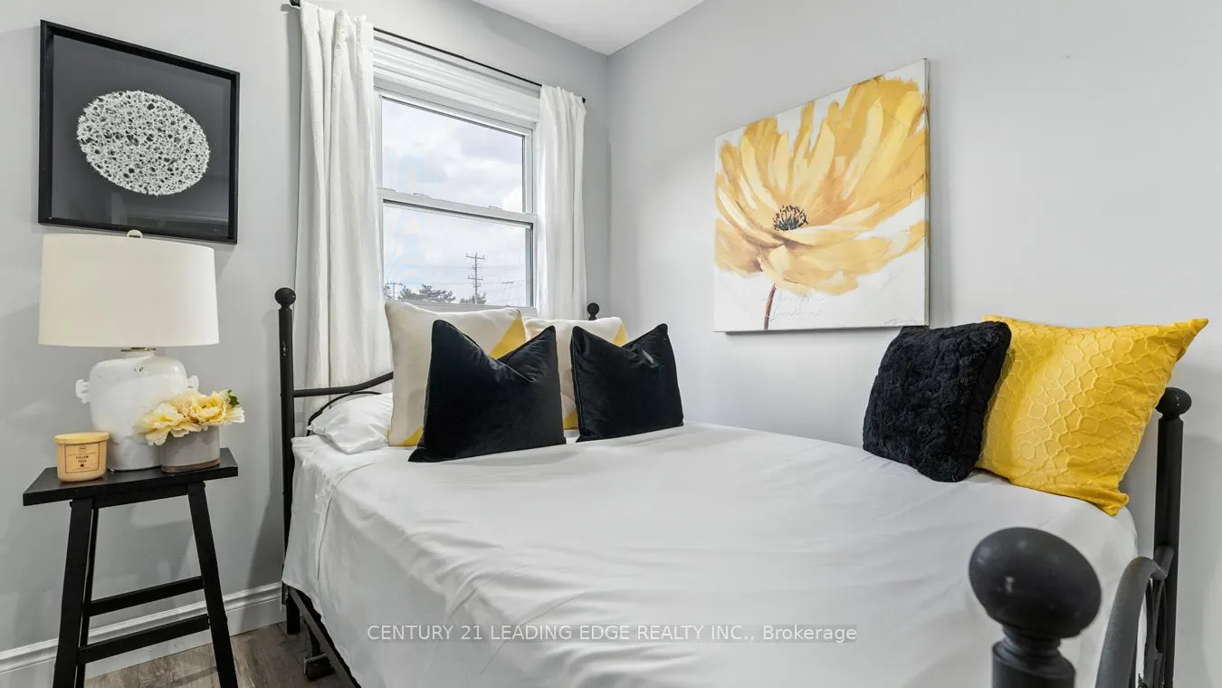 1591 Wallbridge-Loyalist Road
