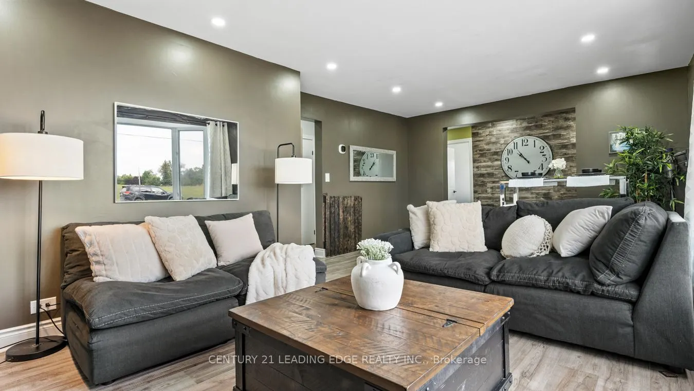 1591 Wallbridge-Loyalist Road