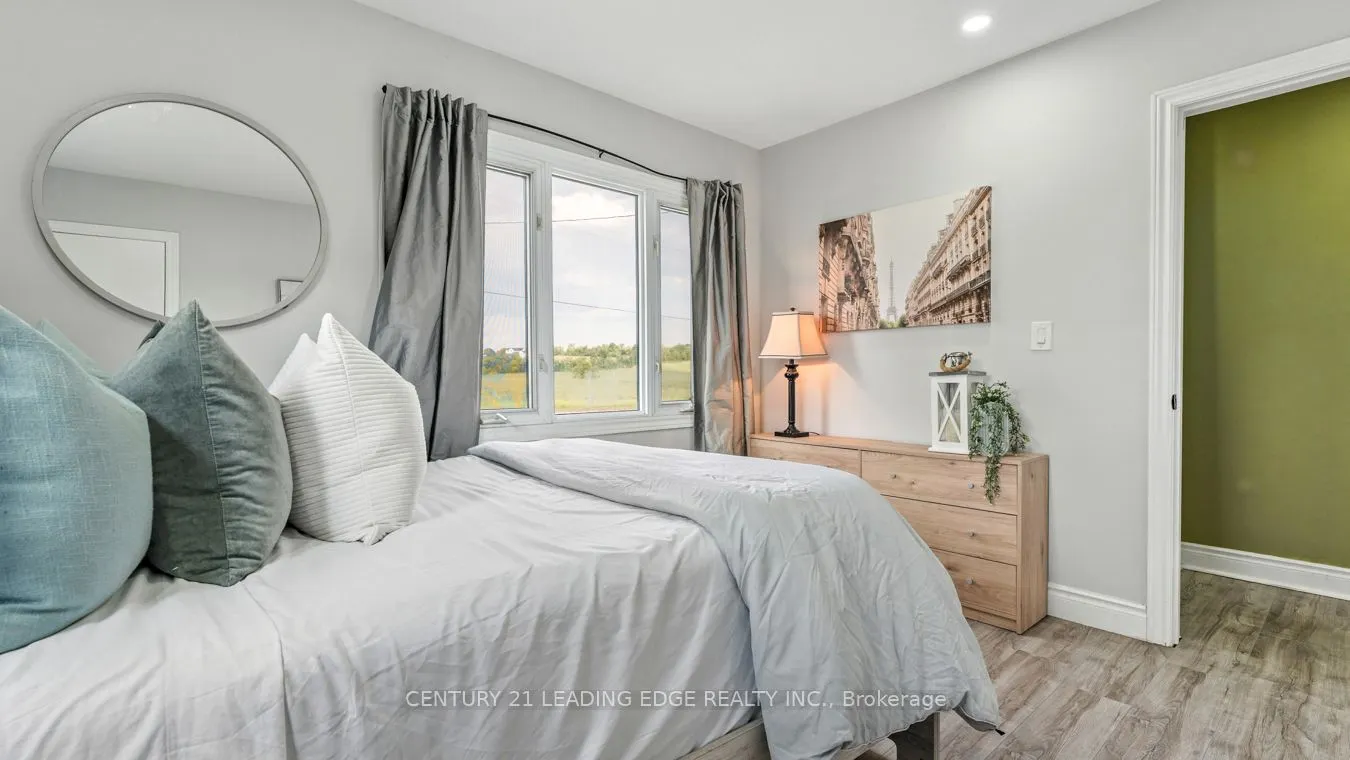 1591 Wallbridge-Loyalist Road