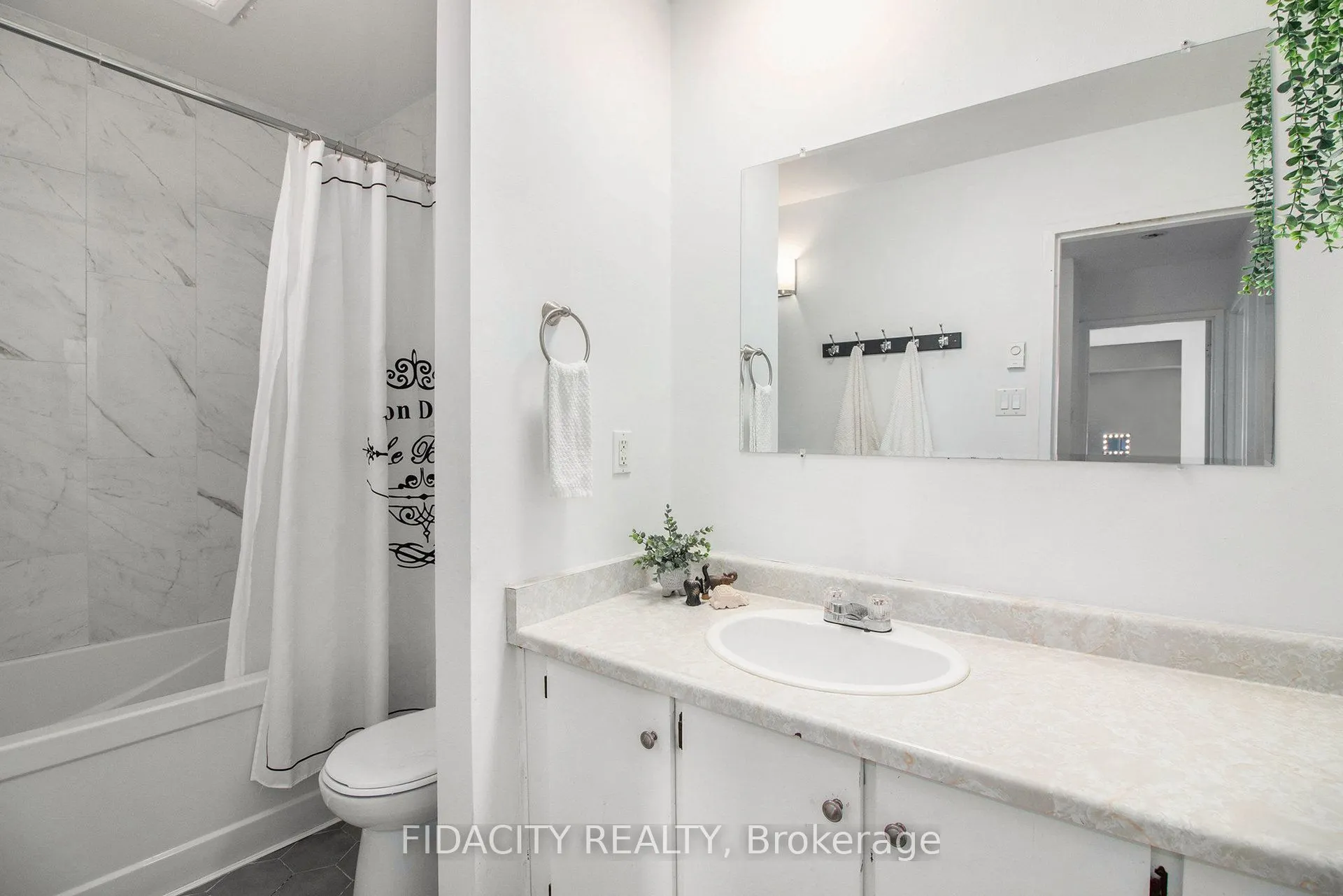 825 Cahill Drive W, #180