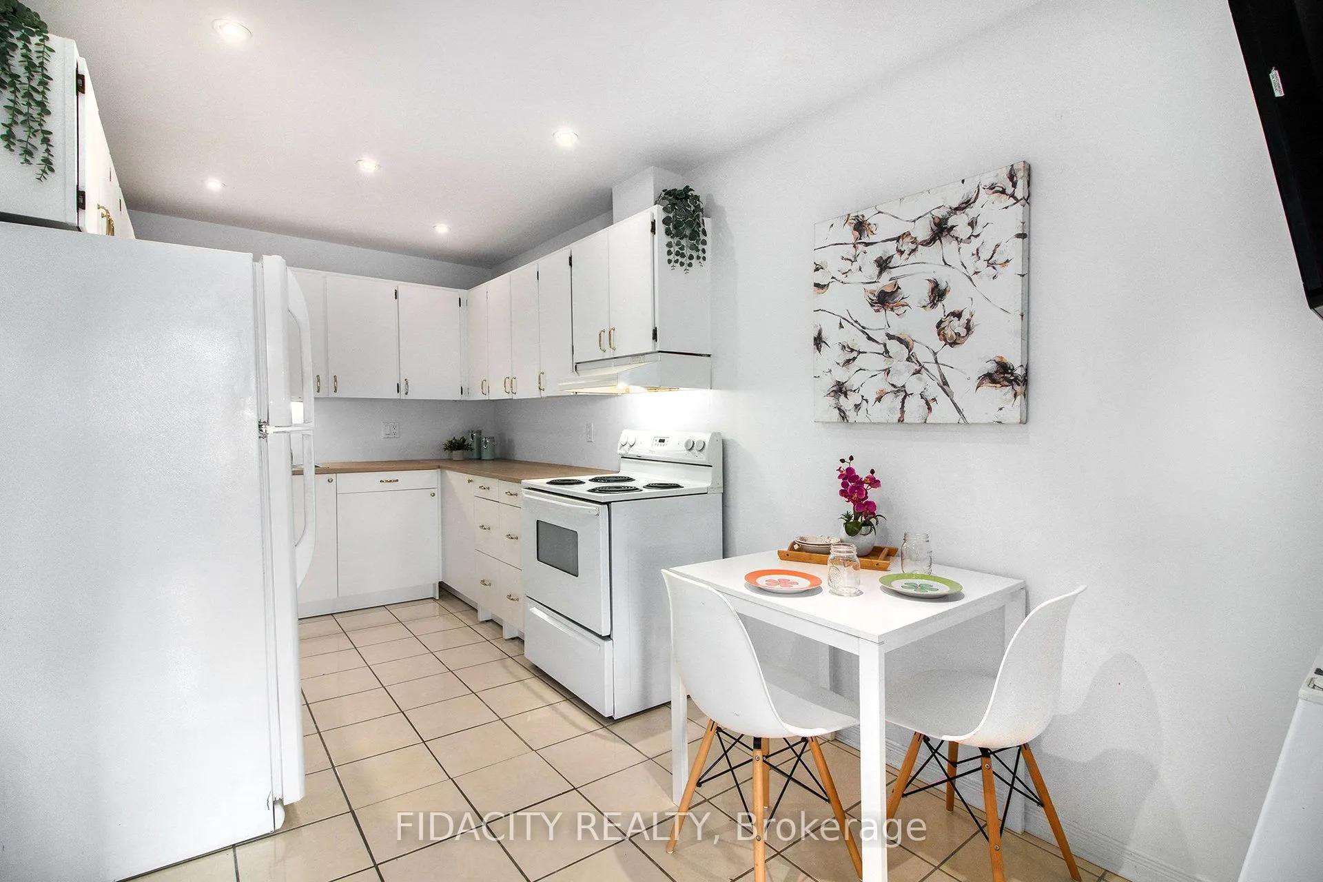 825 Cahill Drive W, #180