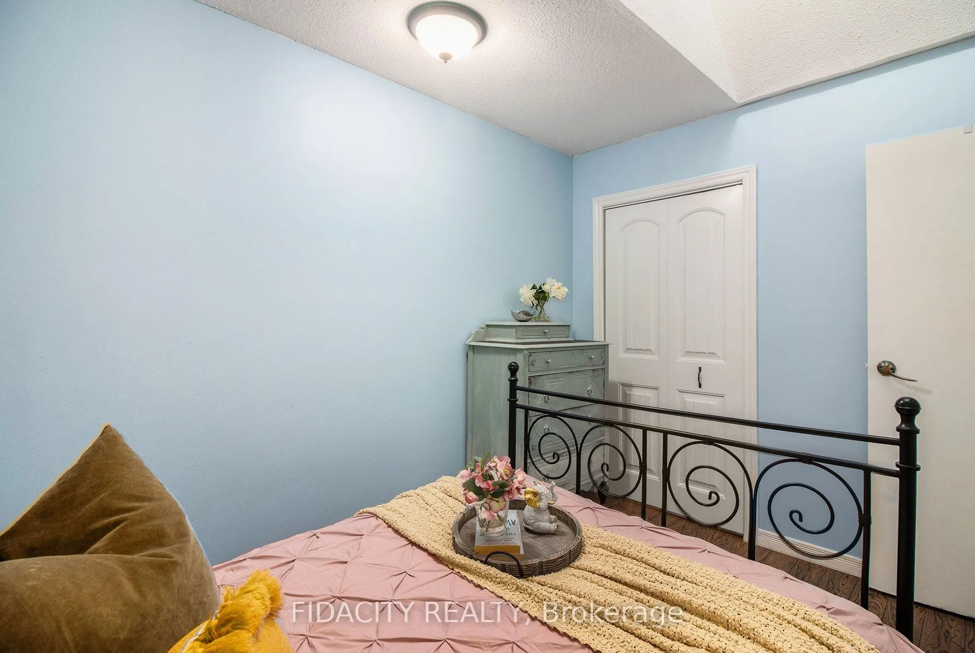 825 Cahill Drive W, #180