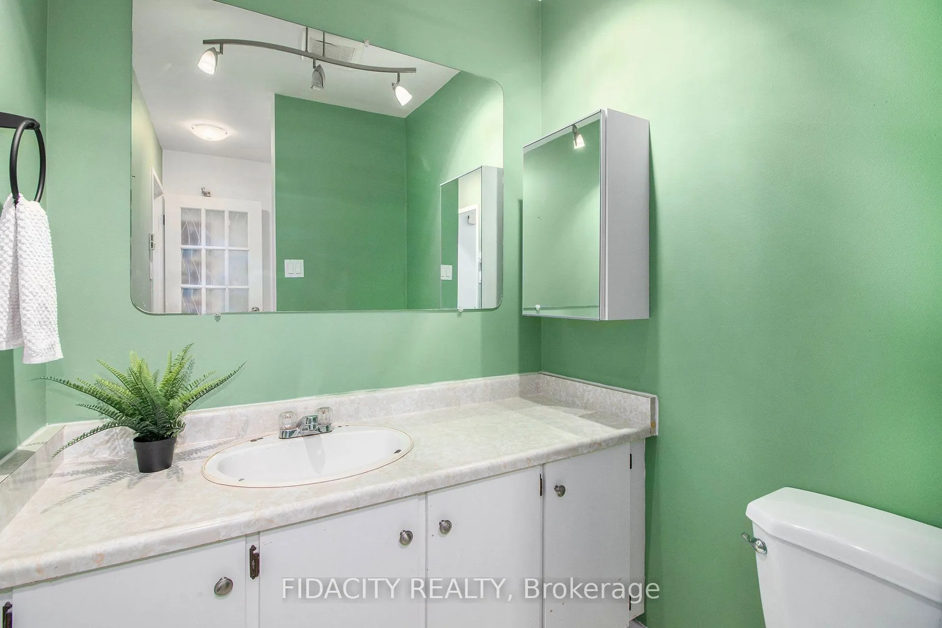 825 Cahill Drive W, #180