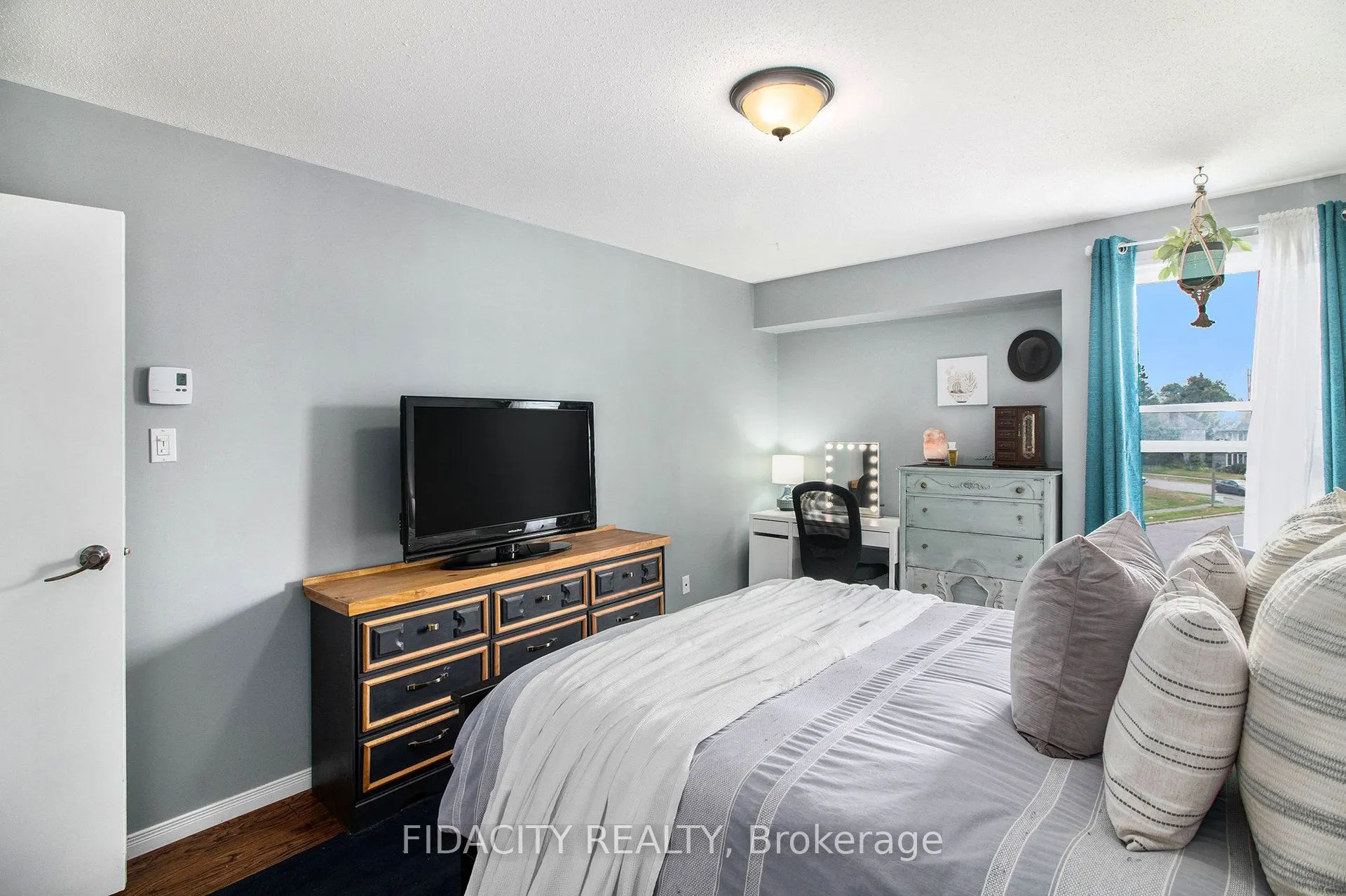 825 Cahill Drive W, #180