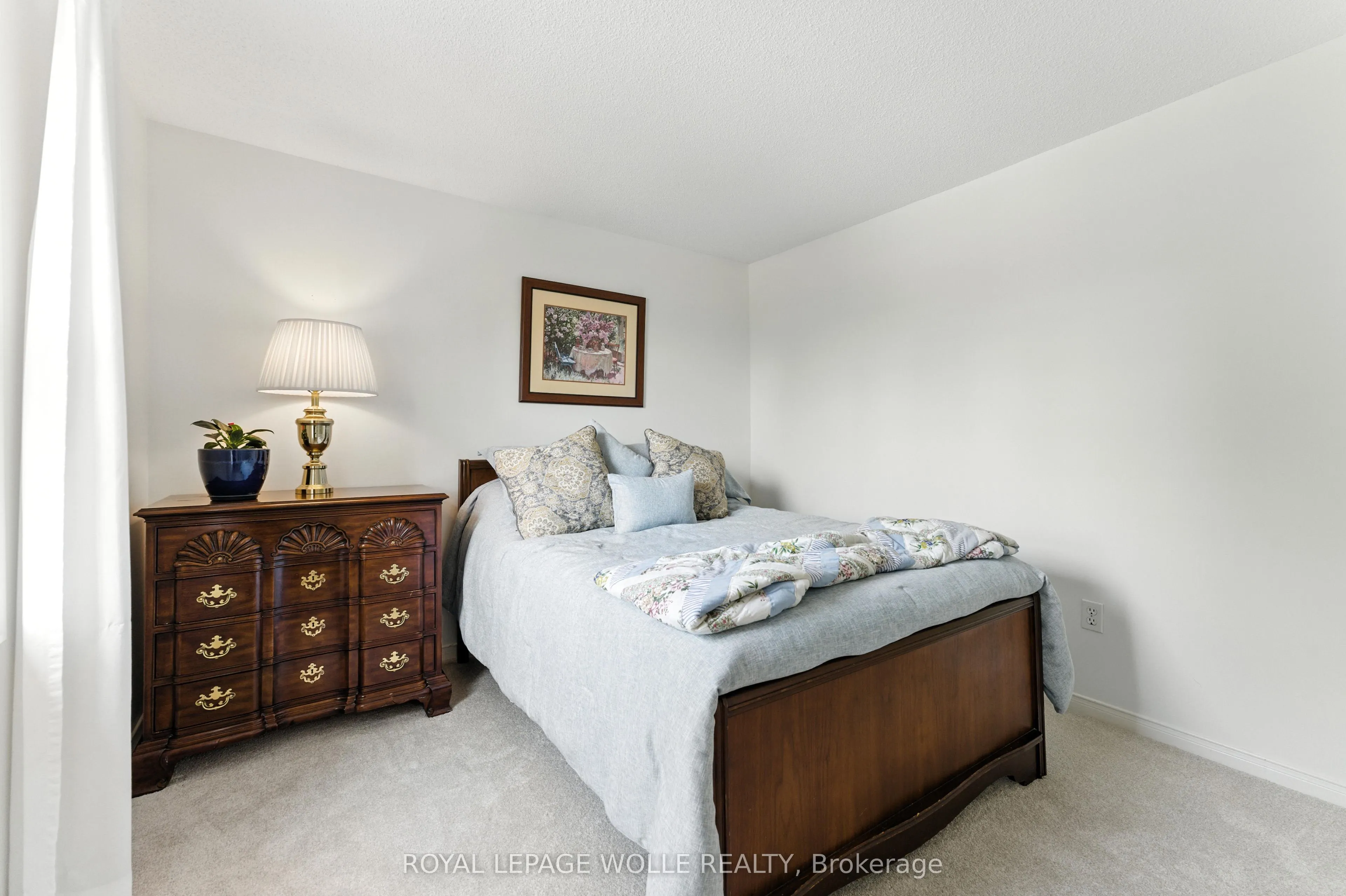 51 Strathroy Crescent