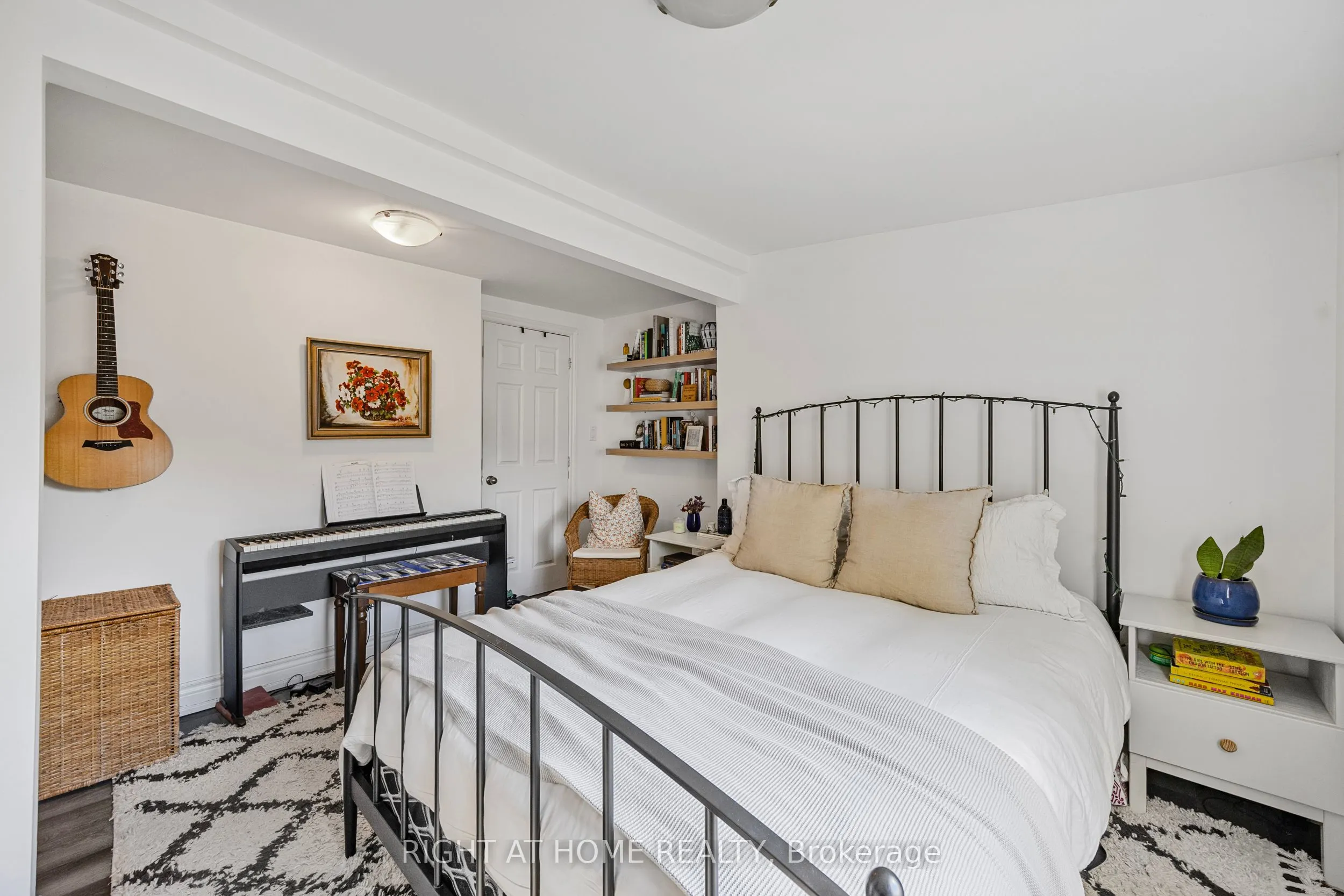 71 Robins Avenue