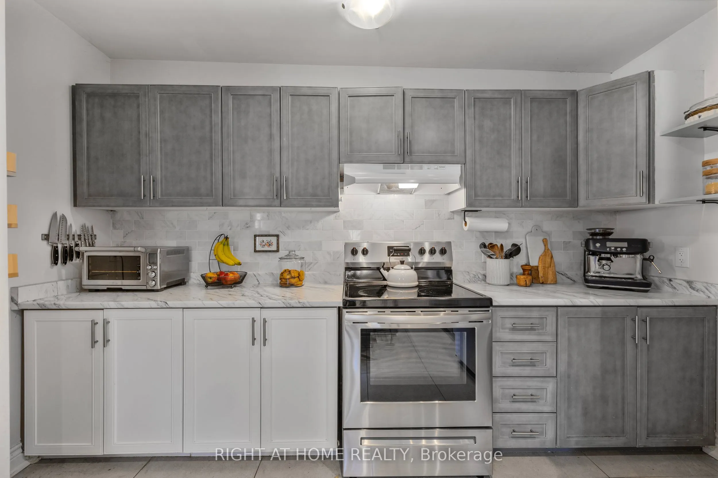71 Robins Avenue