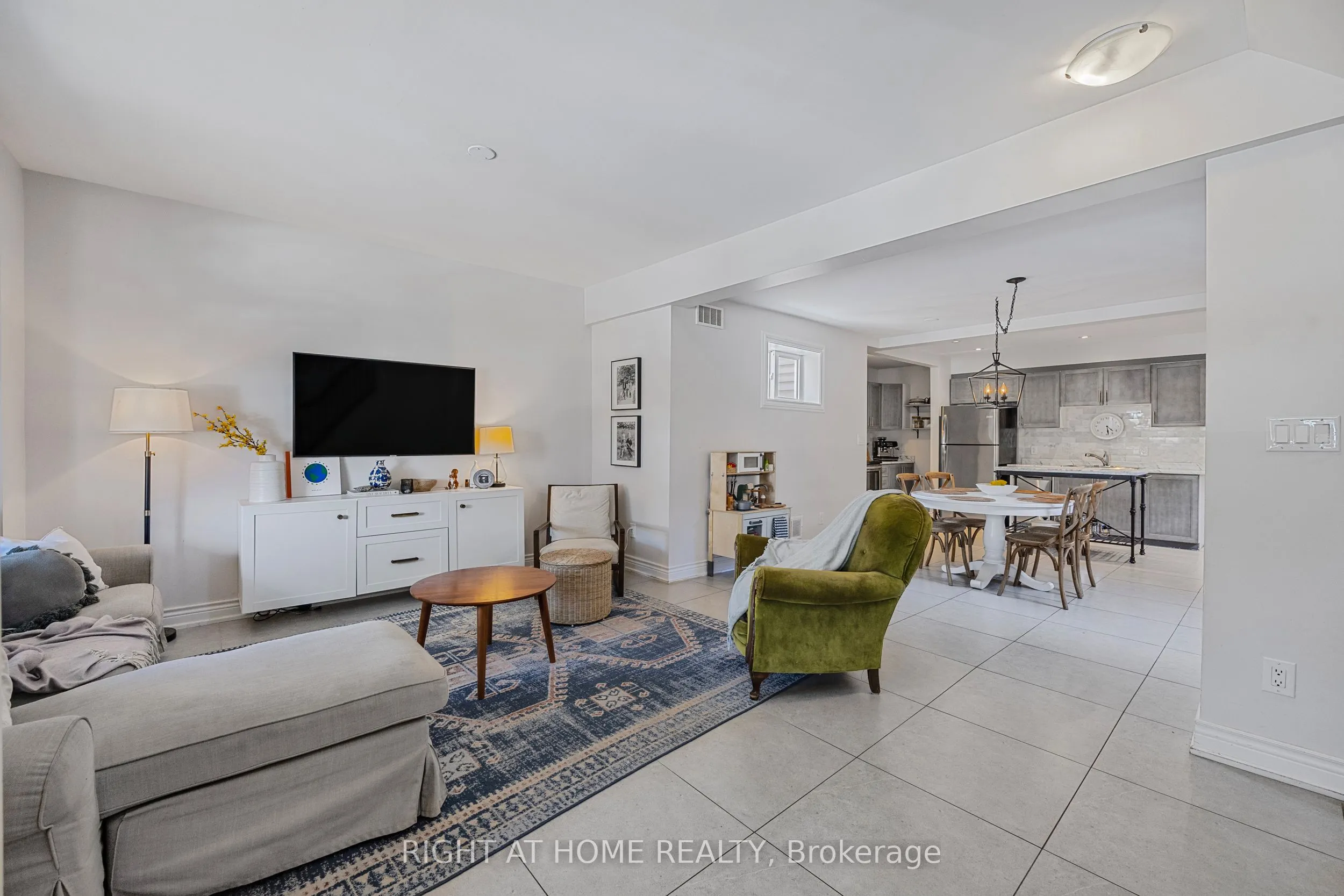 71 Robins Avenue