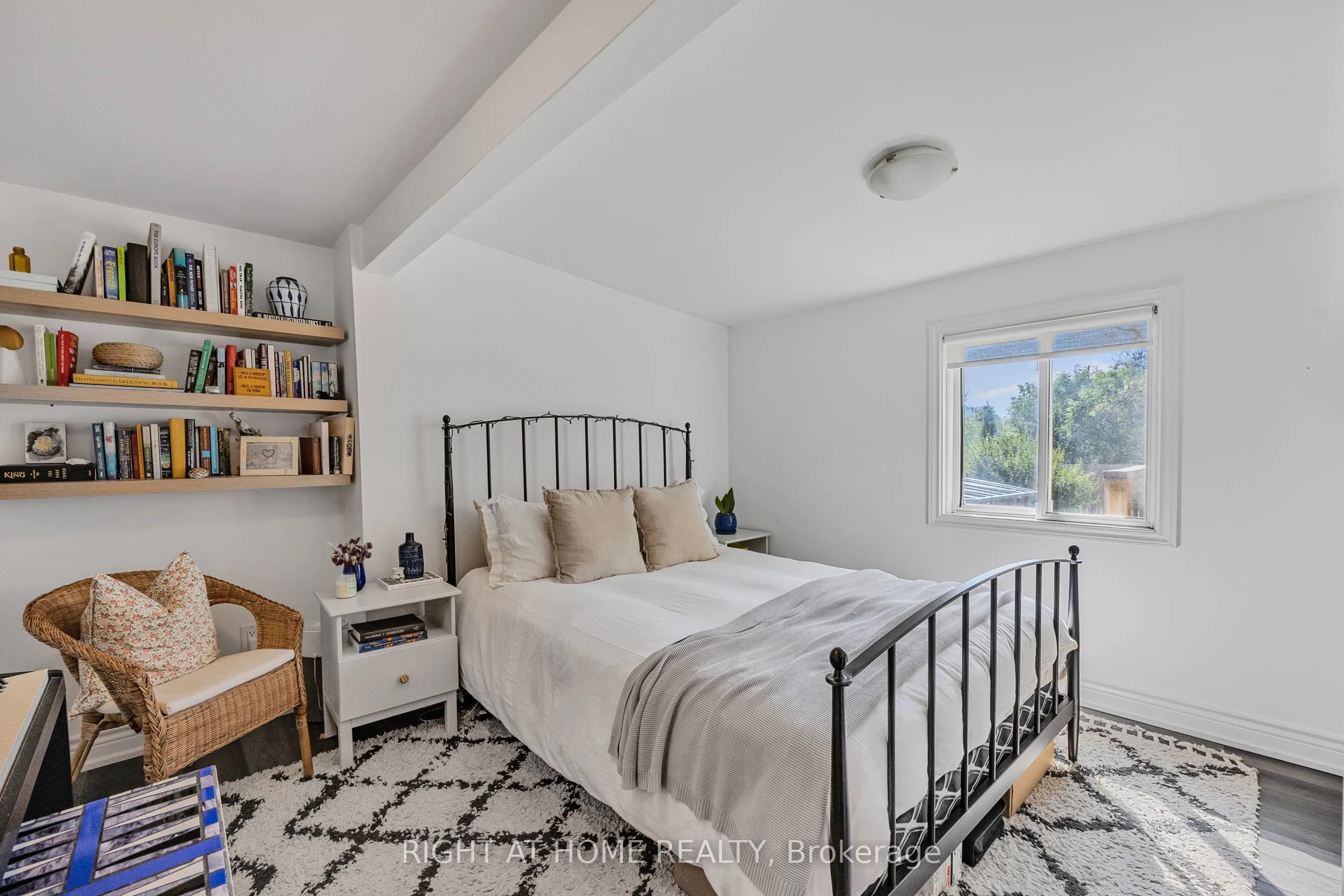 71 Robins Avenue
