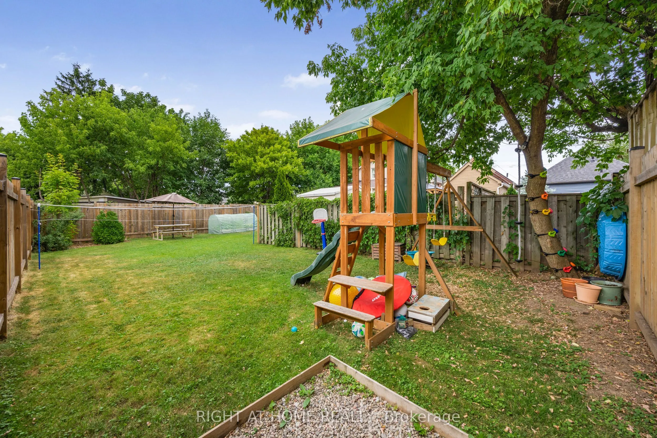 71 Robins Avenue
