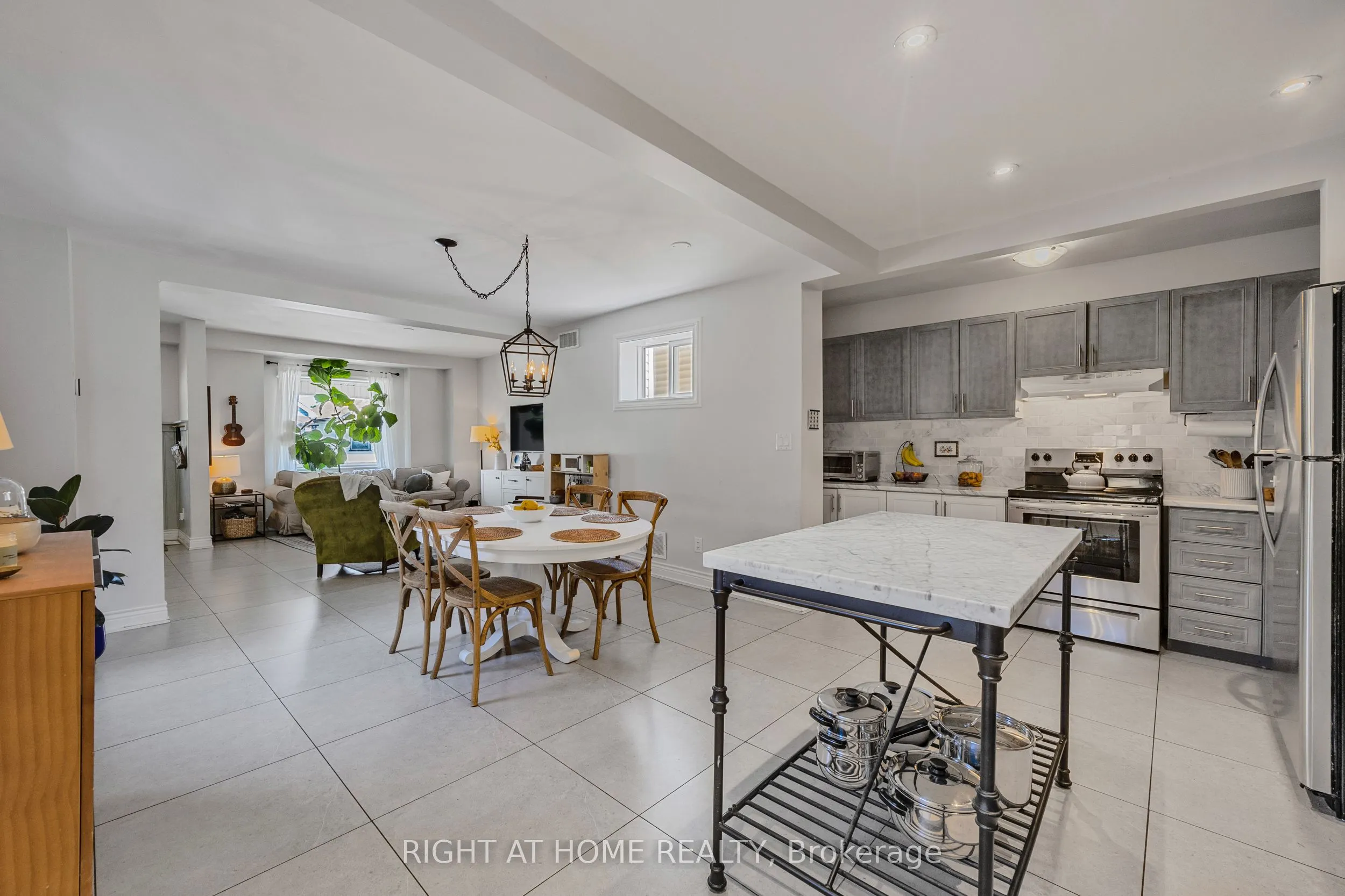 71 Robins Avenue