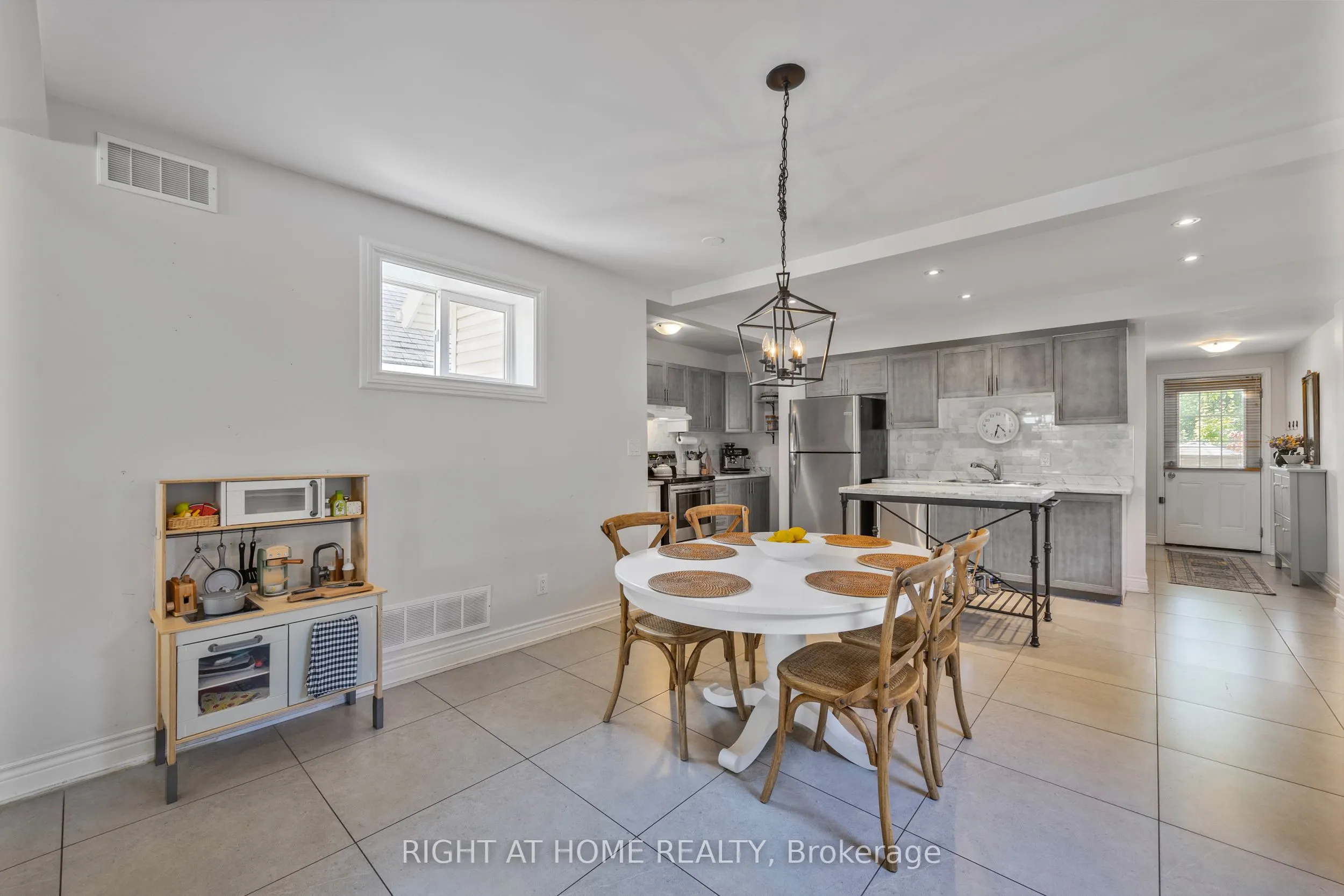 71 Robins Avenue