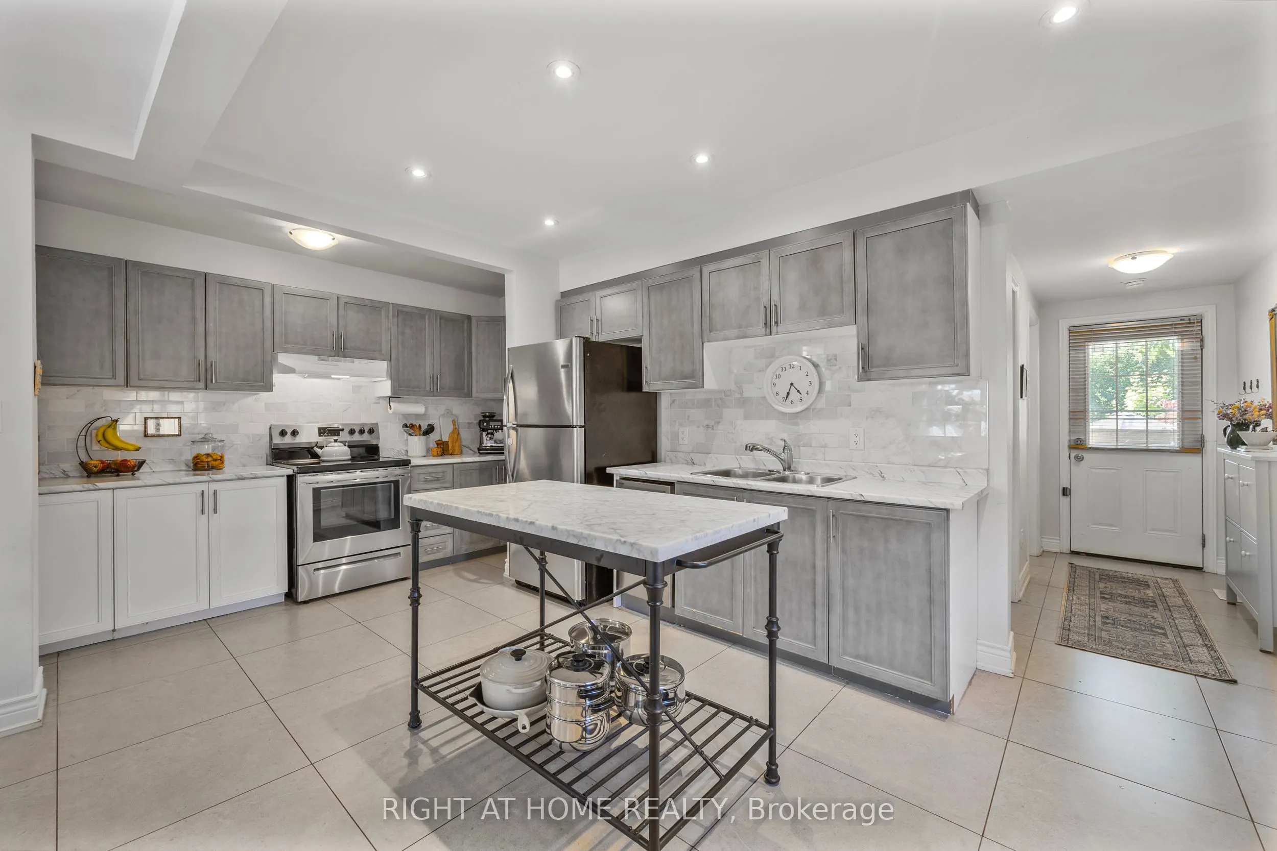 71 Robins Avenue