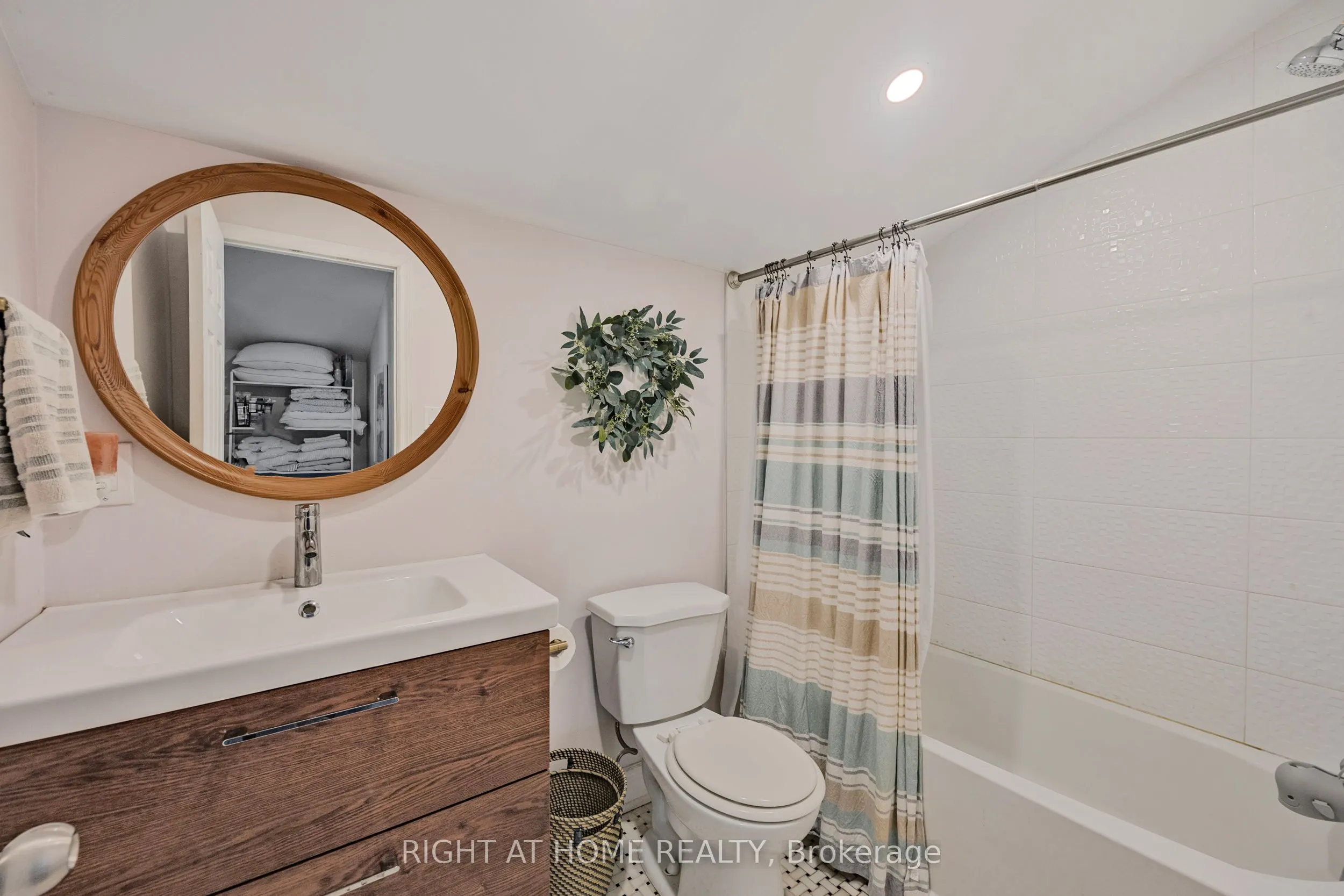71 Robins Avenue