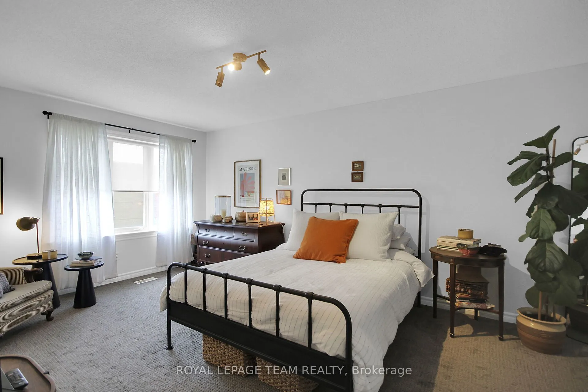 112 Talltree Crescent