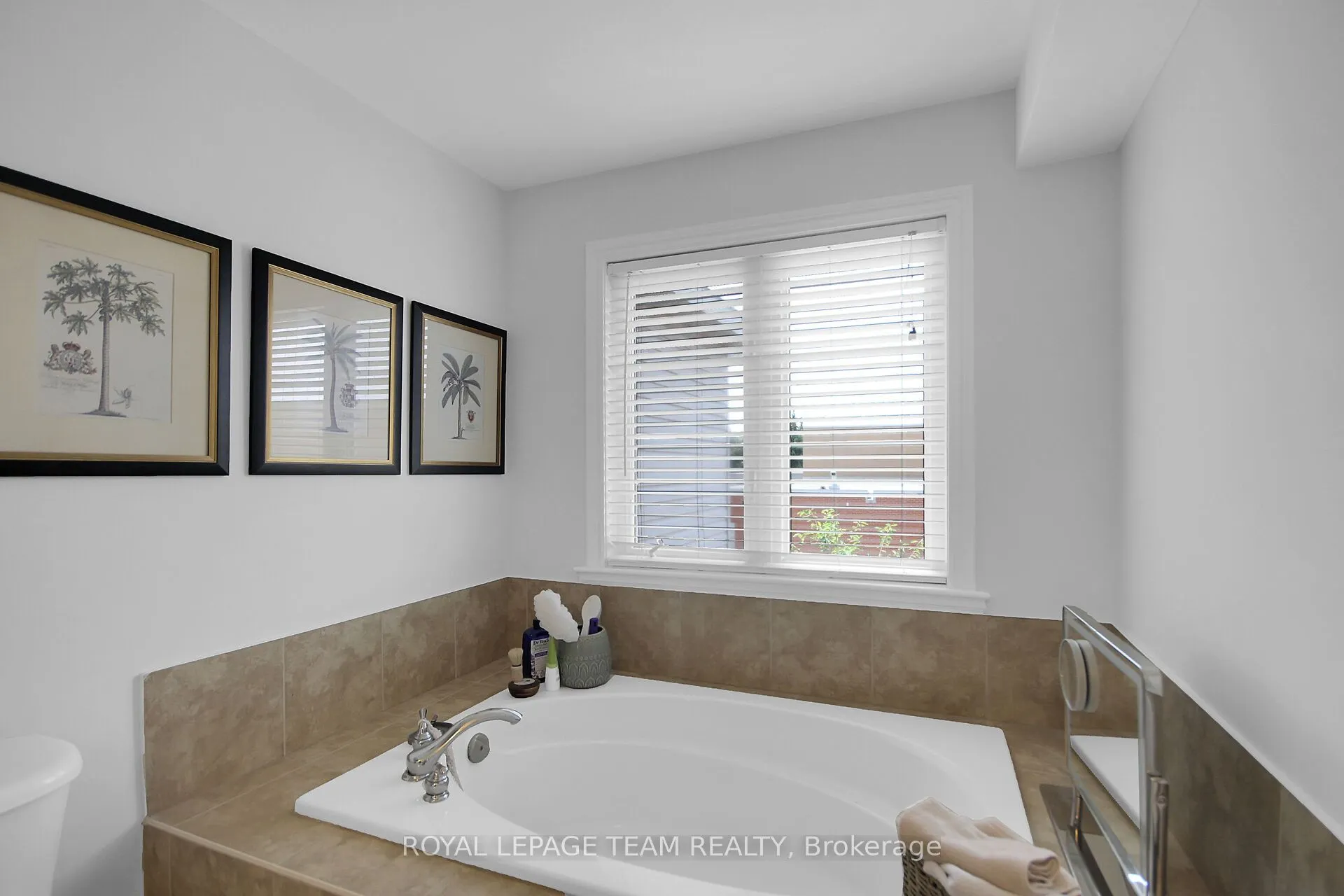 112 Talltree Crescent