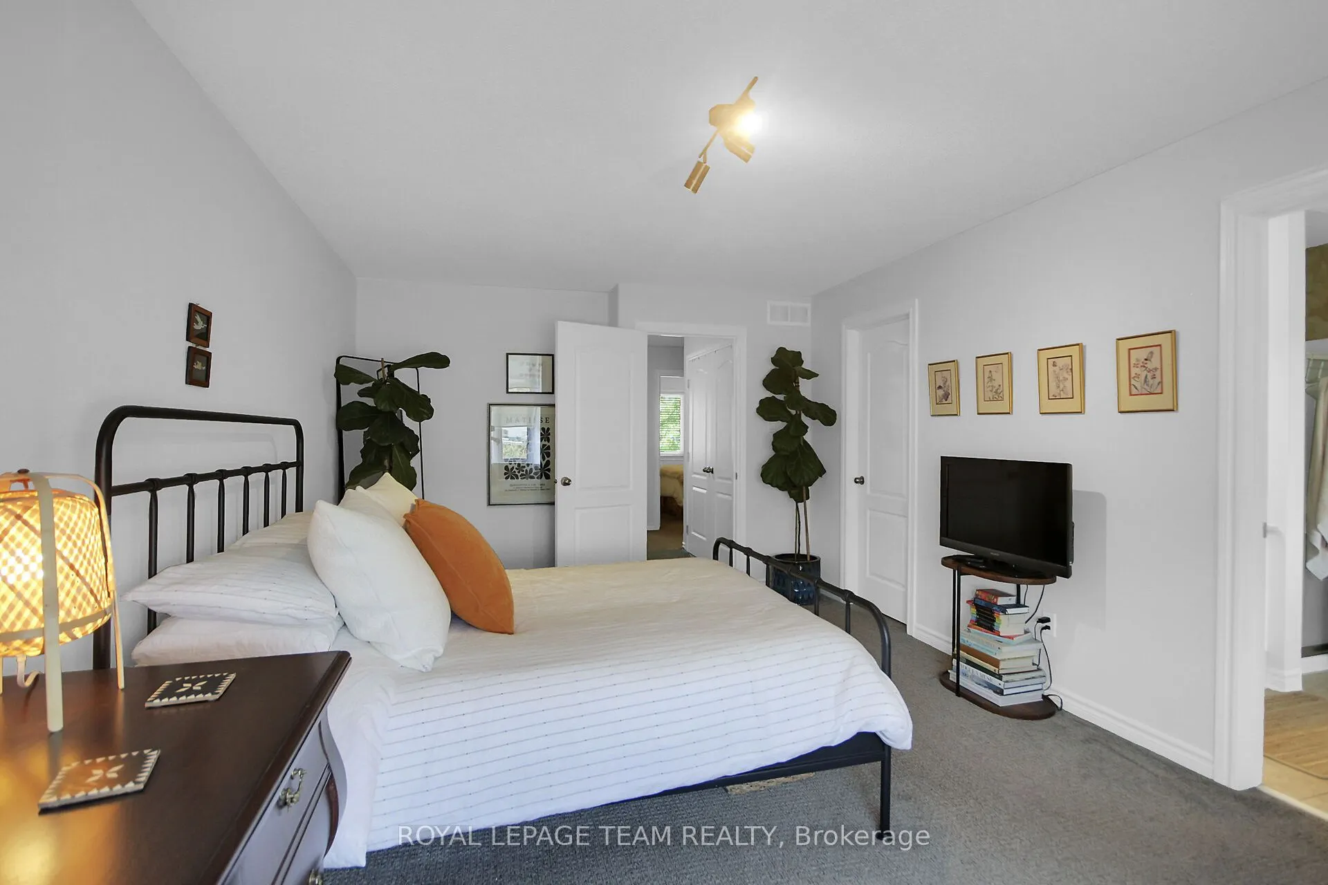 112 Talltree Crescent