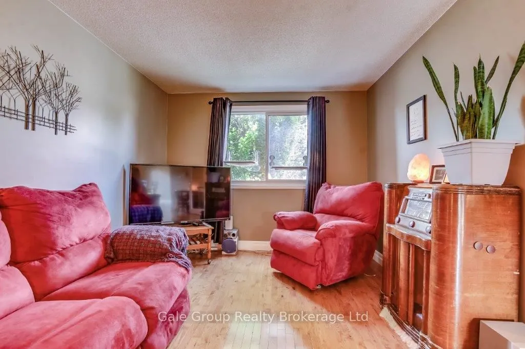 458 Springbank Avenue N, #7