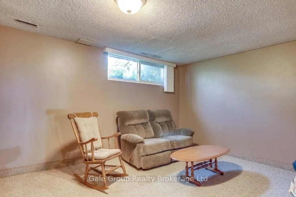 458 Springbank Avenue N, #7