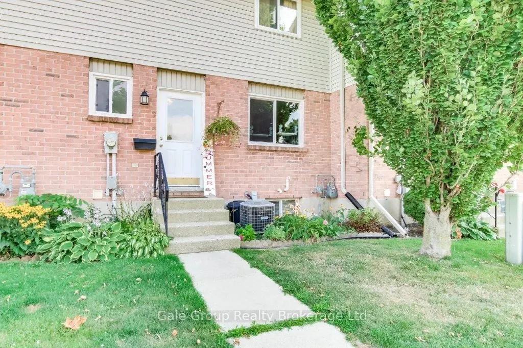 458 Springbank Avenue N, #7