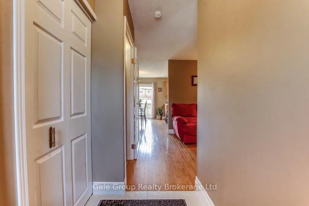 458 Springbank Avenue N, #7
