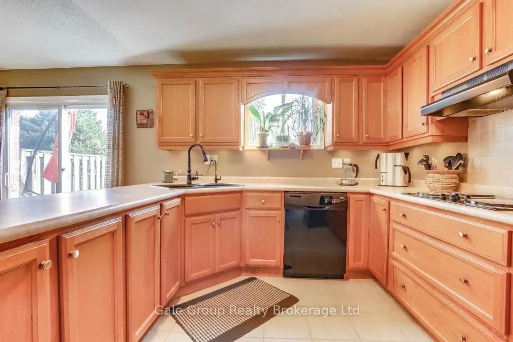 458 Springbank Avenue N, #7
