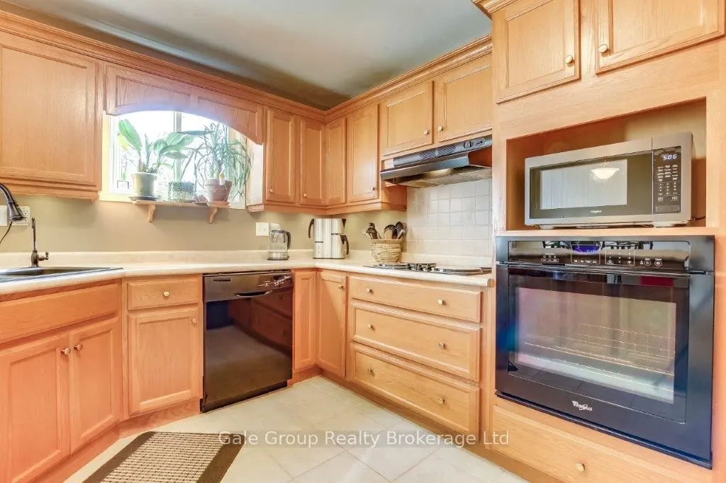 458 Springbank Avenue N, #7